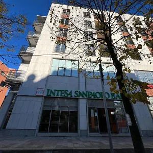 https://thyamis-apartment.hotels-in-tirana.com